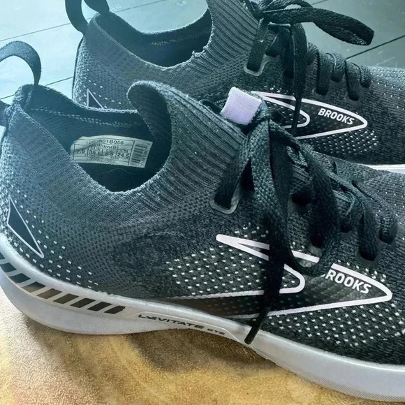 Brooks Levitate 5 Stealth Fit Gray-Purple Women's Running Shoes Size 7.5 - Picture 2 of 8
